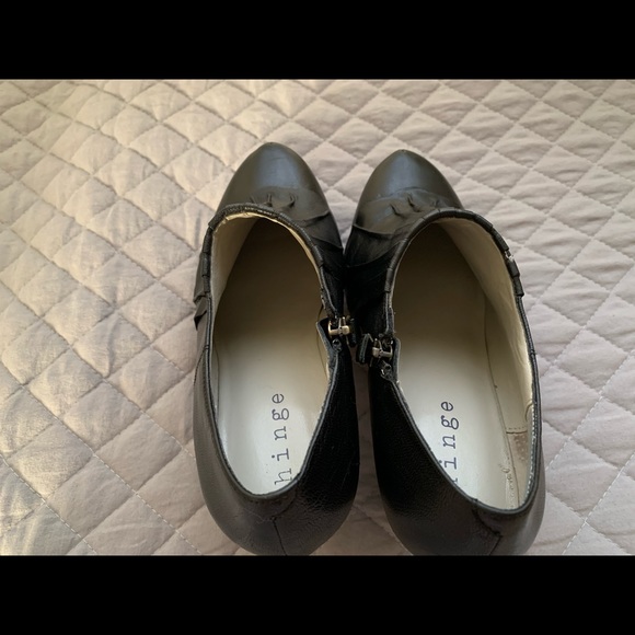 Women’s Hinge Platform Ankle Booties - Picture 9 of 13